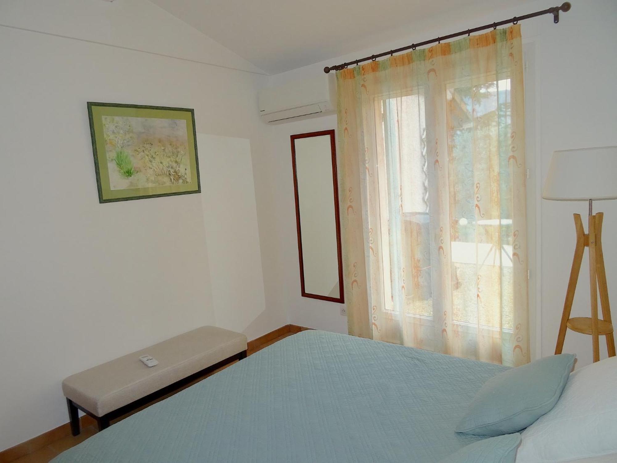 Les Cistes Villa Lioux Екстериор снимка